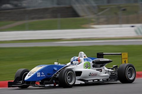 110911_f3es_silverstone_r3_wittmann_action